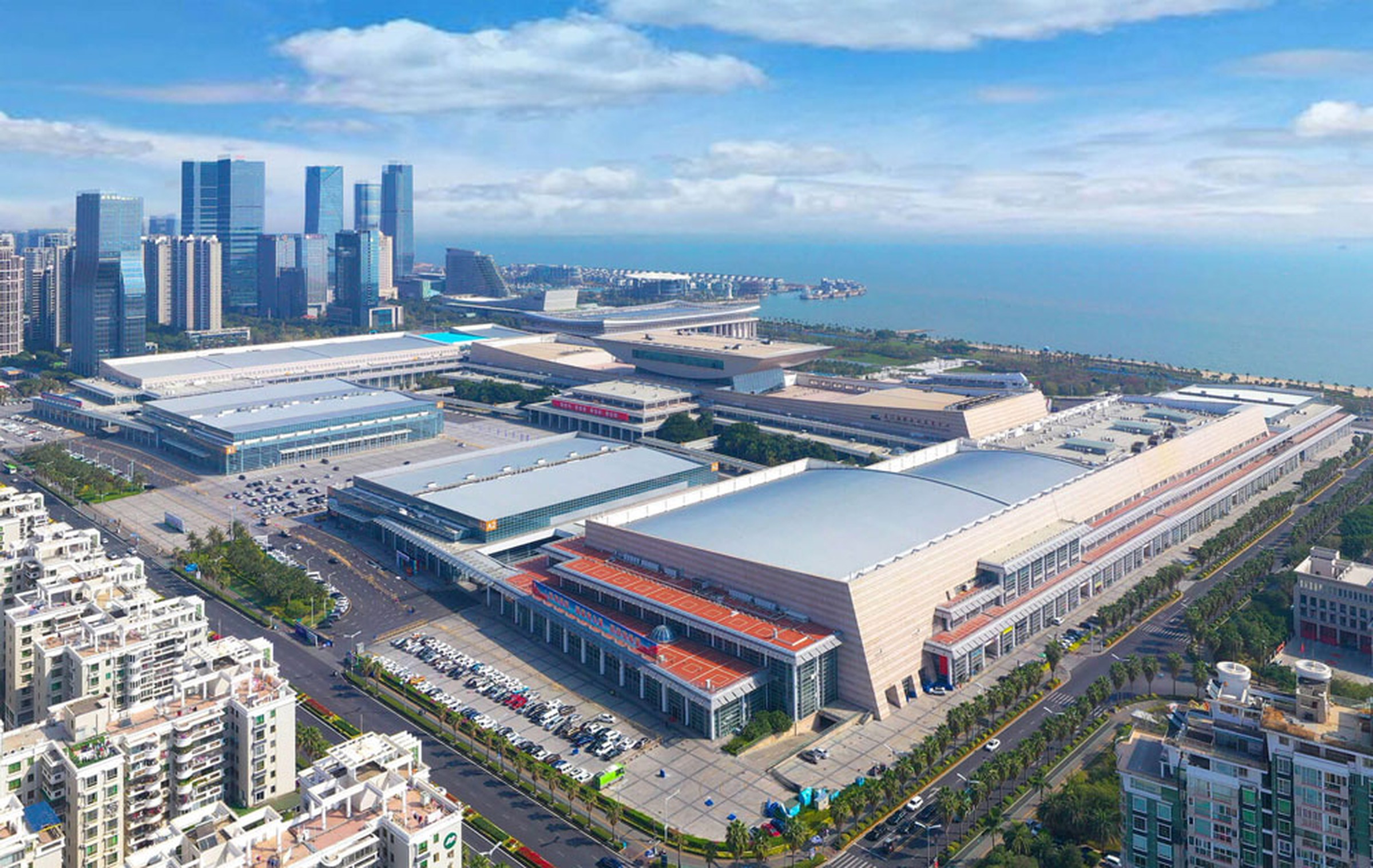 厦门国际会展中心完整建筑外观